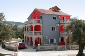 Apartments with a parking space Vinisce, Trogir - 4886